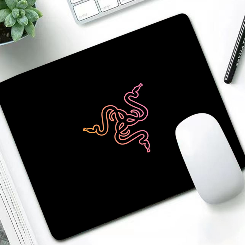 Tablet With All Accessories - Razer 高級マウスパッド アニメ ゲーマー デスクマット PC